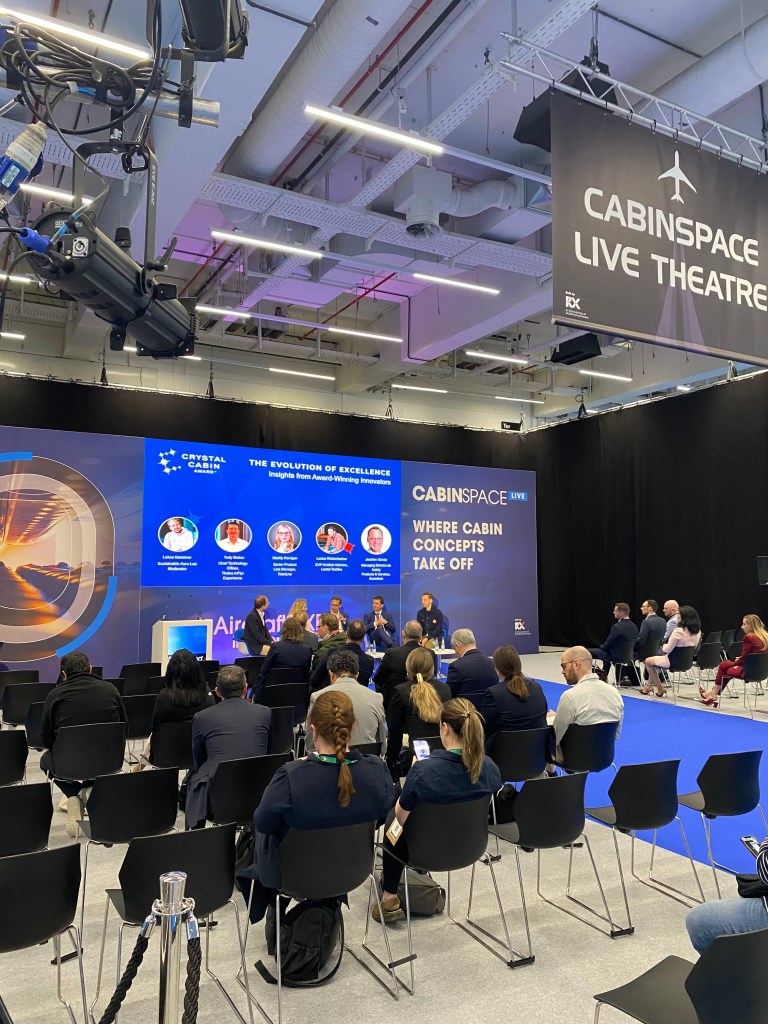 Переводчик на Выставке в Гамбурге