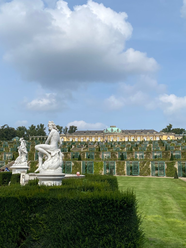 ПЕРЕВОДЧИК В БЕРЛИНЕ - ПОДСДАМ